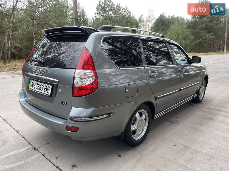 Універсал ВАЗ / Lada 2171 Priora 2011 в Славуті