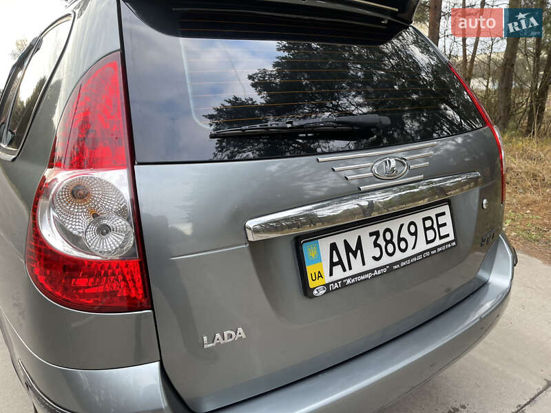 Універсал ВАЗ / Lada 2171 Priora 2011 в Славуті