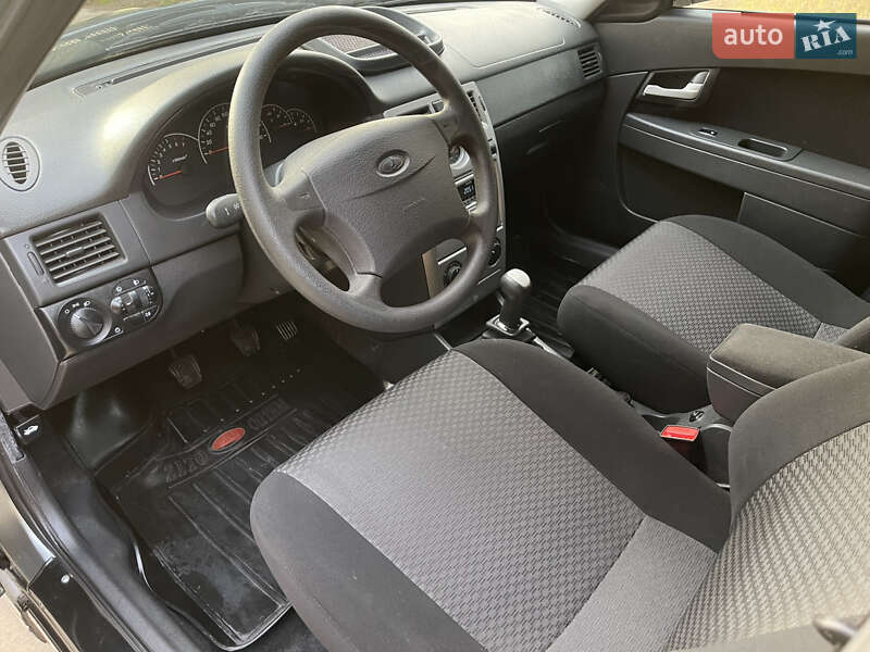 Універсал ВАЗ / Lada 2171 Priora 2011 в Славуті