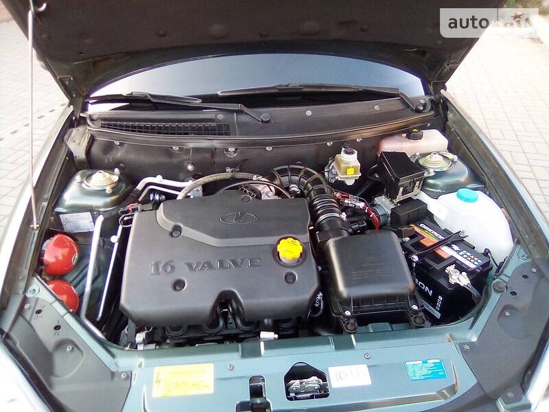 Хетчбек ВАЗ / Lada 2172 Priora 2011 в Запоріжжі