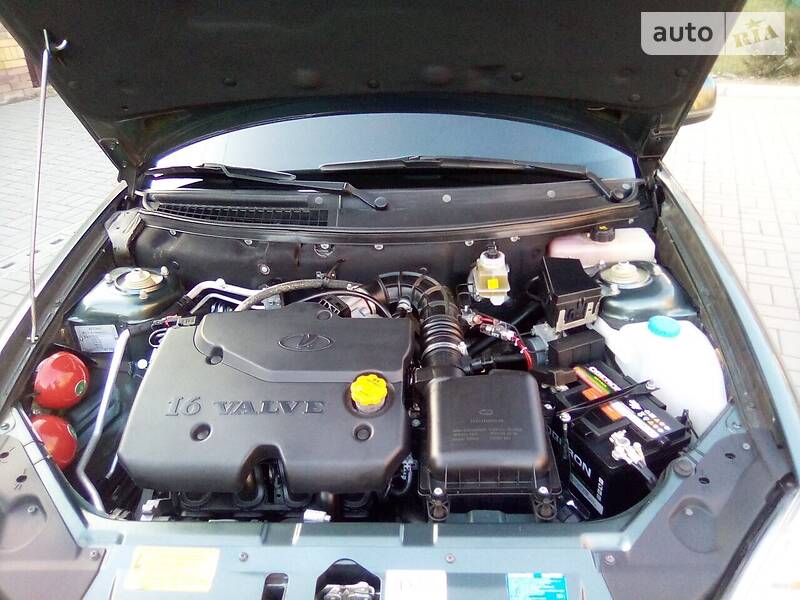 Хетчбек ВАЗ / Lada 2172 Priora 2011 в Запоріжжі