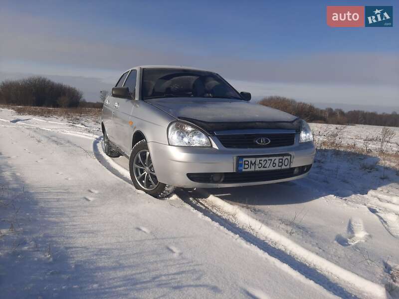 Хэтчбек ВАЗ / Lada 2172 Priora 2010 в Ромнах