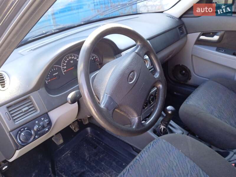 Хетчбек ВАЗ / Lada 2172 Priora 2008 в Лохвиці фото 7 Хетчбек ВАЗ / Lada 2172 Priora 2008 в Лохвиці