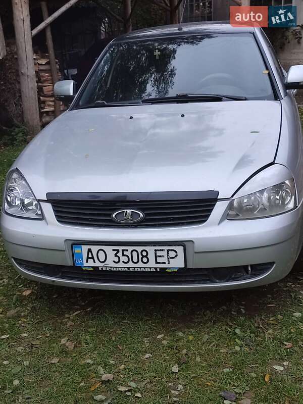 Хэтчбек ВАЗ / Lada 2172 Priora 2012 в Великом Березном