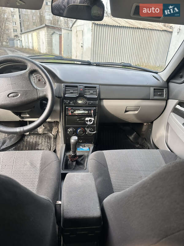 Хэтчбек ВАЗ / Lada 2172 Priora 2008 в Харькове