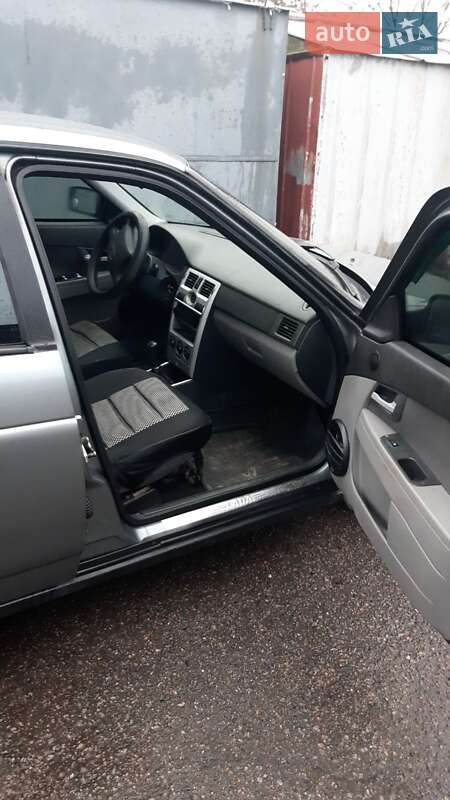 Хэтчбек ВАЗ / Lada 2172 Priora 2008 в Кременчуге