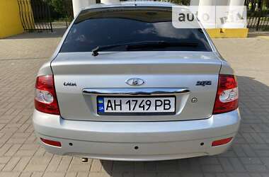 Хэтчбек ВАЗ / Lada 2172 Priora 2011 в Славянске