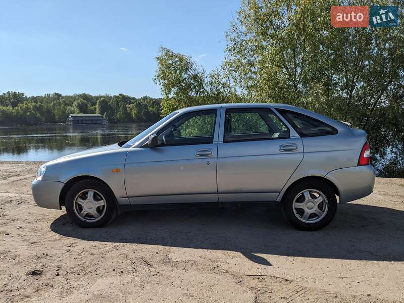 Хэтчбек ВАЗ / Lada 2172 Priora 2009 в Киеве