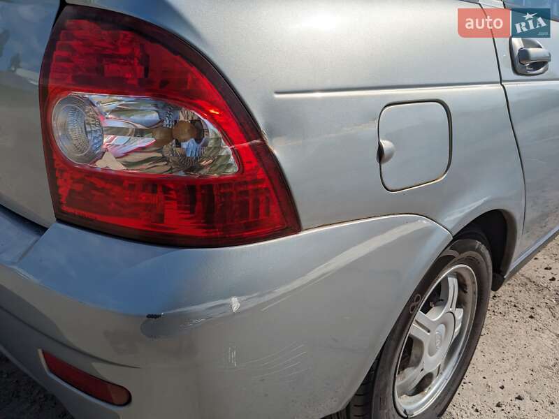 Хэтчбек ВАЗ / Lada 2172 Priora 2009 в Киеве