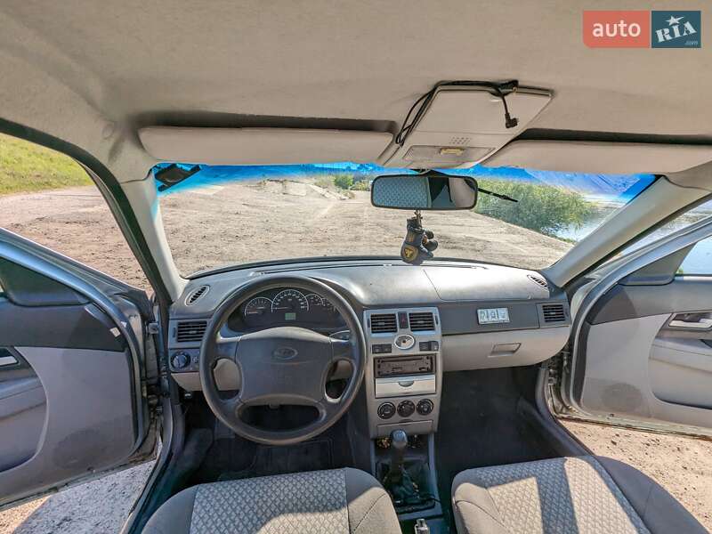 Хэтчбек ВАЗ / Lada 2172 Priora 2009 в Киеве