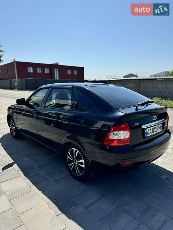Хэтчбек ВАЗ / Lada 2172 Priora 2008 в Киеве
