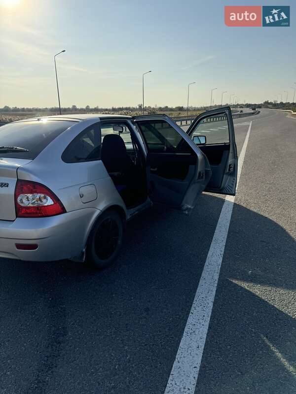 Хэтчбек ВАЗ / Lada 2172 Priora 2008 в Петриковке фото 3 Хэтчбек ВАЗ / Lada 2172 Priora 2008 в Петриковке