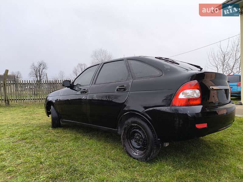 Хэтчбек ВАЗ 2172 Priora 2008 в 