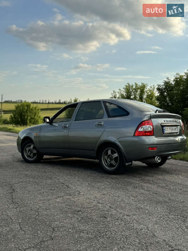 Хэтчбек ВАЗ / Lada 2172 Priora 2008 в Краснограде