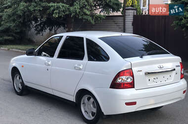 Хэтчбек ВАЗ 2172 Priora 2011 в 