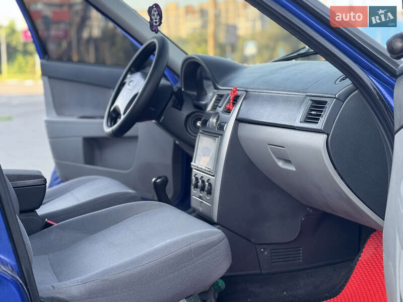 Хетчбек ВАЗ / Lada 2172 Priora 2010 в Хмельницькому