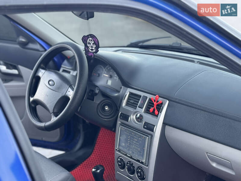 Хетчбек ВАЗ / Lada 2172 Priora 2010 в Хмельницькому