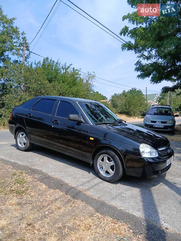 Хэтчбек ВАЗ / Lada 2172 Priora 2008 в Николаеве