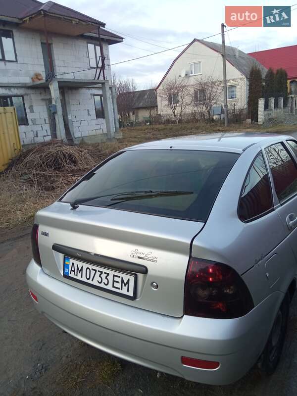 Хэтчбек ВАЗ / Lada 2172 Priora 2008 в Житомире фото 5 Хэтчбек ВАЗ / Lada 2172 Priora 2008 в Житомире