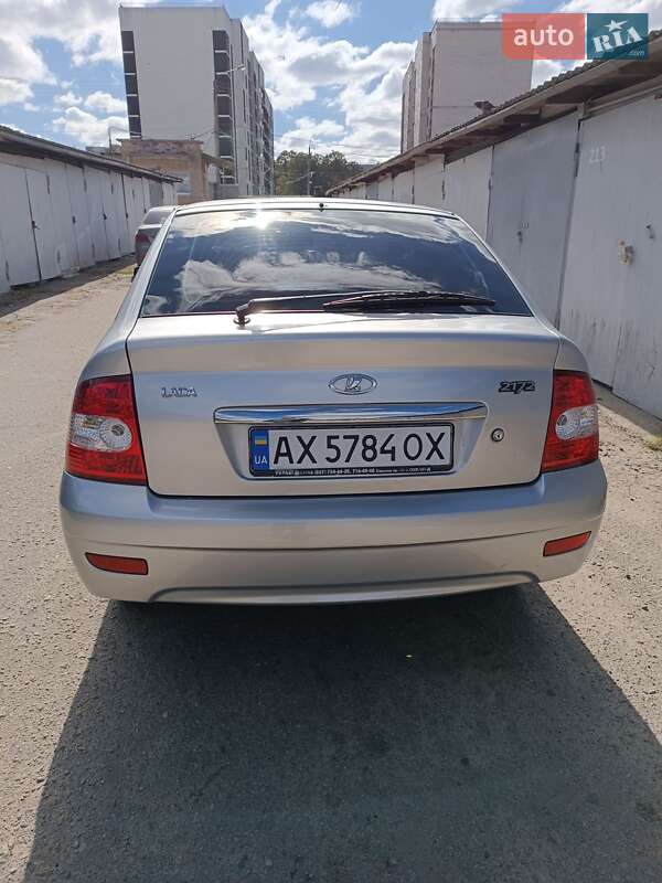 Хэтчбек ВАЗ / Lada 2172 Priora 2009 в Харькове