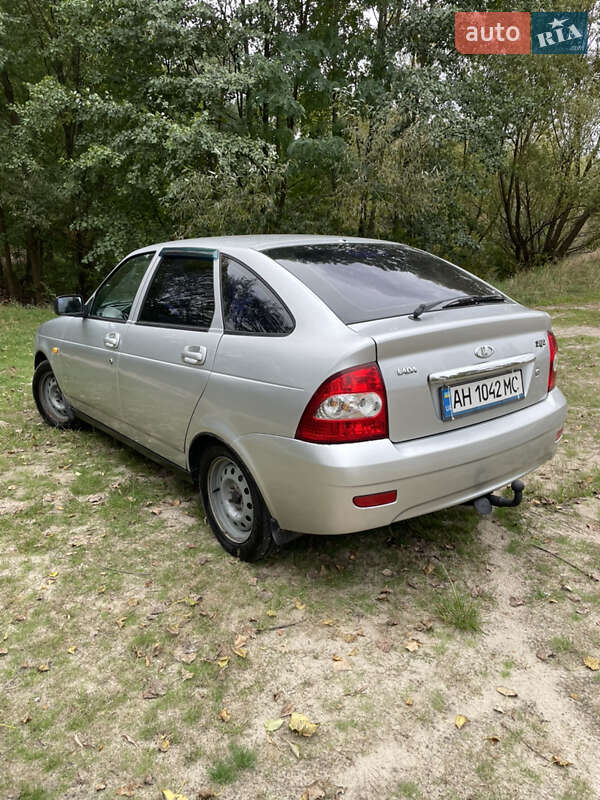 Хэтчбек ВАЗ / Lada 2172 Priora 2008 в Киеве фото 3 Хэтчбек ВАЗ / Lada 2172 Priora 2008 в Киеве