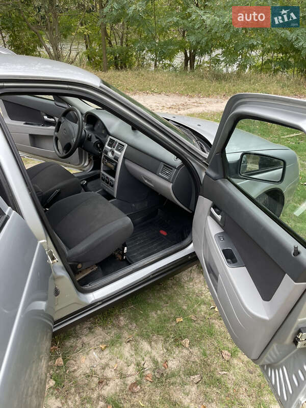 Хэтчбек ВАЗ / Lada 2172 Priora 2008 в Киеве фото 13 Хэтчбек ВАЗ / Lada 2172 Priora 2008 в Киеве