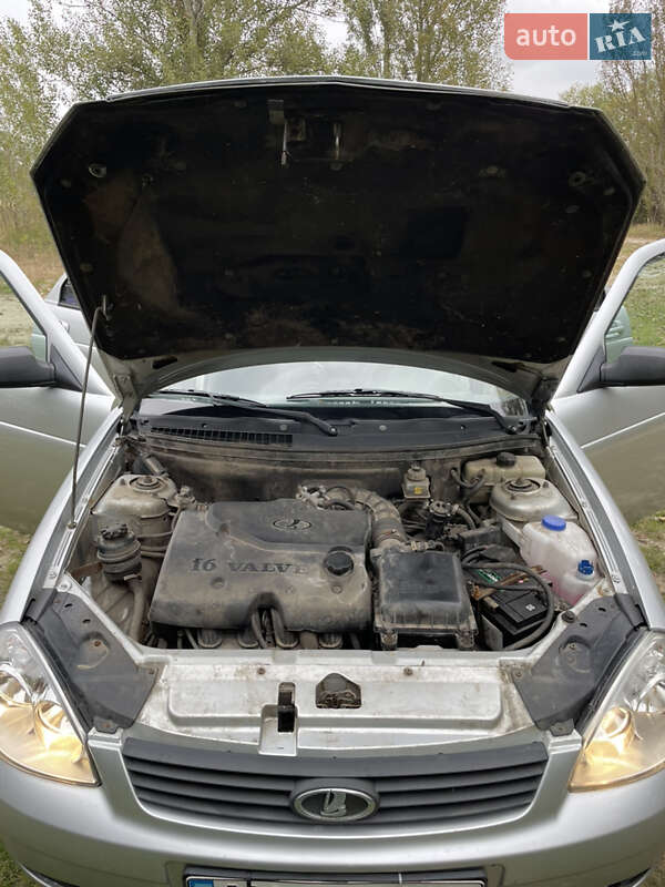 Хэтчбек ВАЗ / Lada 2172 Priora 2008 в Киеве фото 24 Хэтчбек ВАЗ / Lada 2172 Priora 2008 в Киеве