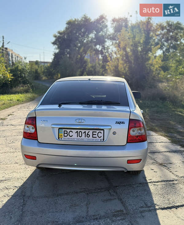 Хэтчбек ВАЗ / Lada 2172 Priora 2013 в Прилуках