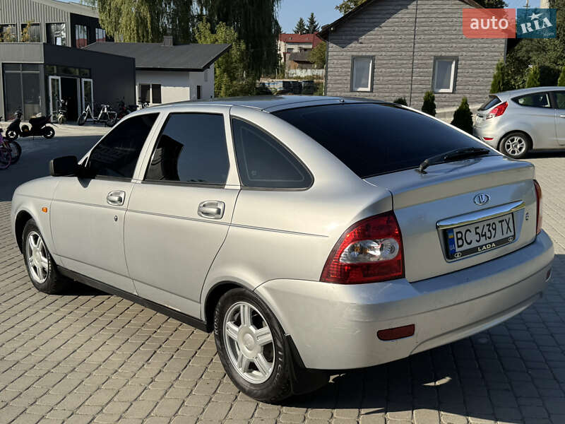 Хэтчбек ВАЗ / Lada 2172 Priora 2008 в Львове