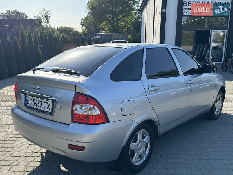 Хэтчбек ВАЗ / Lada 2172 Priora 2008 в Львове