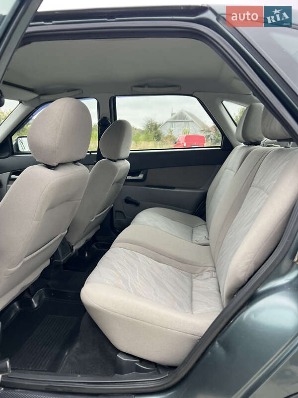 Хэтчбек ВАЗ / Lada 2172 Priora 2008 в Здолбунове фото 23 Хэтчбек ВАЗ / Lada 2172 Priora 2008 в Здолбунове