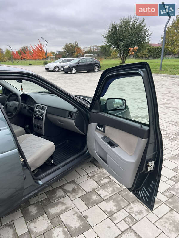 Хэтчбек ВАЗ / Lada 2172 Priora 2008 в Здолбунове фото 28 Хэтчбек ВАЗ / Lada 2172 Priora 2008 в Здолбунове