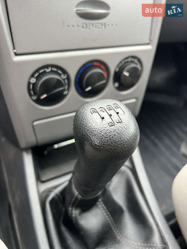 Хэтчбек ВАЗ / Lada 2172 Priora 2008 в Здолбунове фото 36 Хэтчбек ВАЗ / Lada 2172 Priora 2008 в Здолбунове