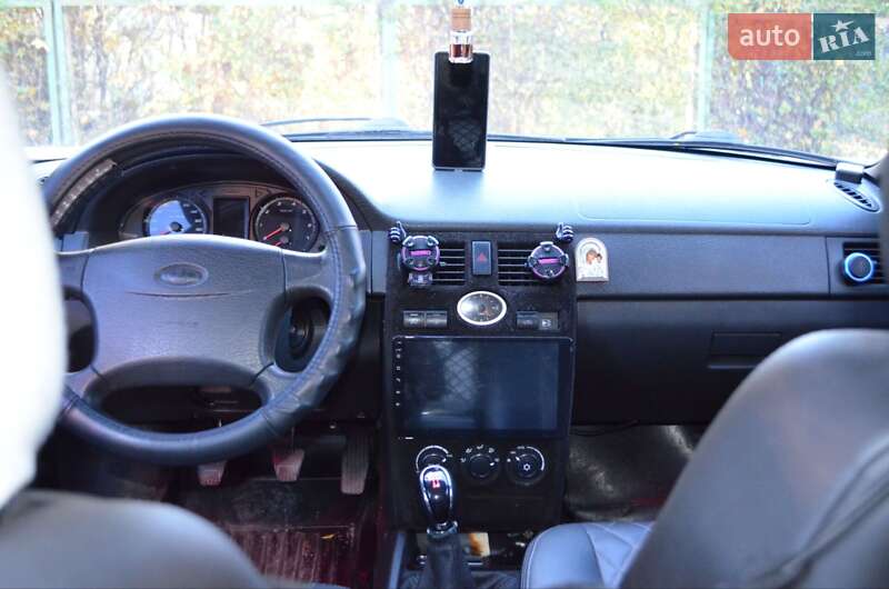 Хэтчбек ВАЗ / Lada 2172 Priora 2012 в Черновцах фото 27 Хэтчбек ВАЗ / Lada 2172 Priora 2012 в Черновцах