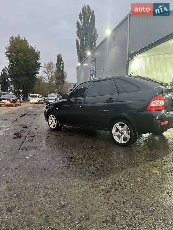 Хетчбек ВАЗ / Lada 2172 Priora 2008 в Києві фото 6 Хетчбек ВАЗ / Lada 2172 Priora 2008 в Києві