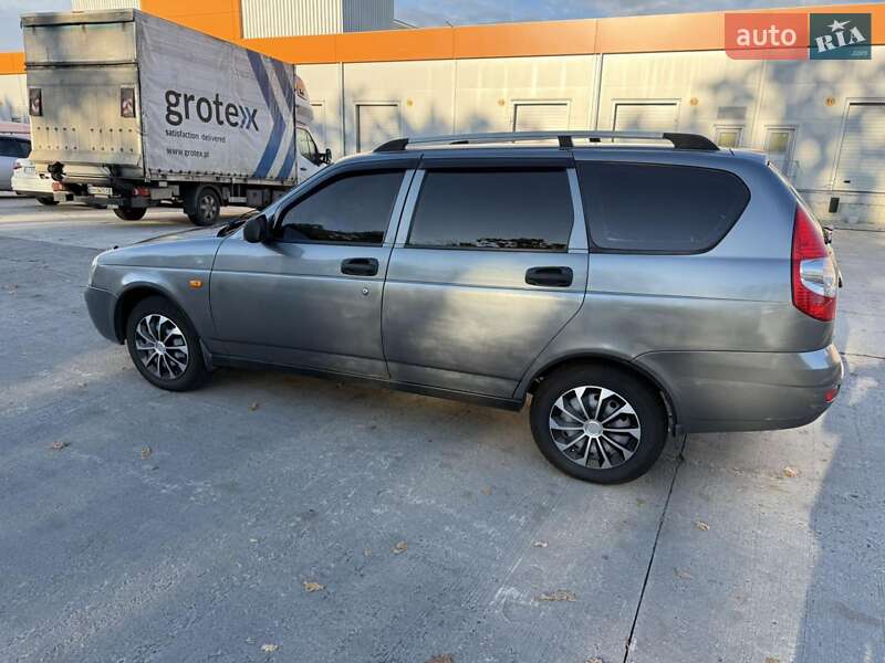 Хэтчбек ВАЗ / Lada 2172 Priora 2010 в Кривом Озере фото 2 Хэтчбек ВАЗ / Lada 2172 Priora 2010 в Кривом Озере
