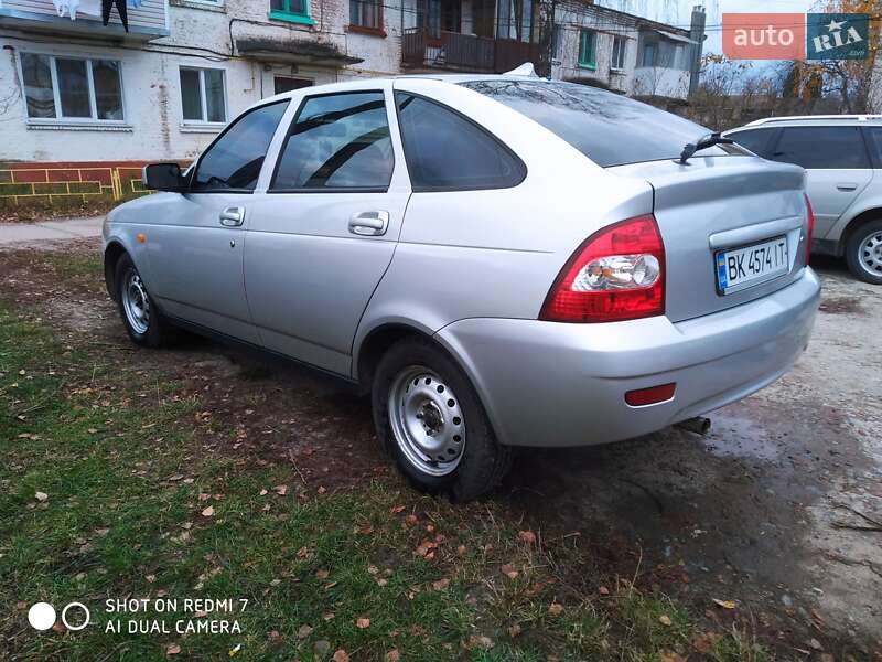 Хэтчбек ВАЗ / Lada 2172 Priora 2008 в Прилуках фото 9 Хэтчбек ВАЗ / Lada 2172 Priora 2008 в Прилуках