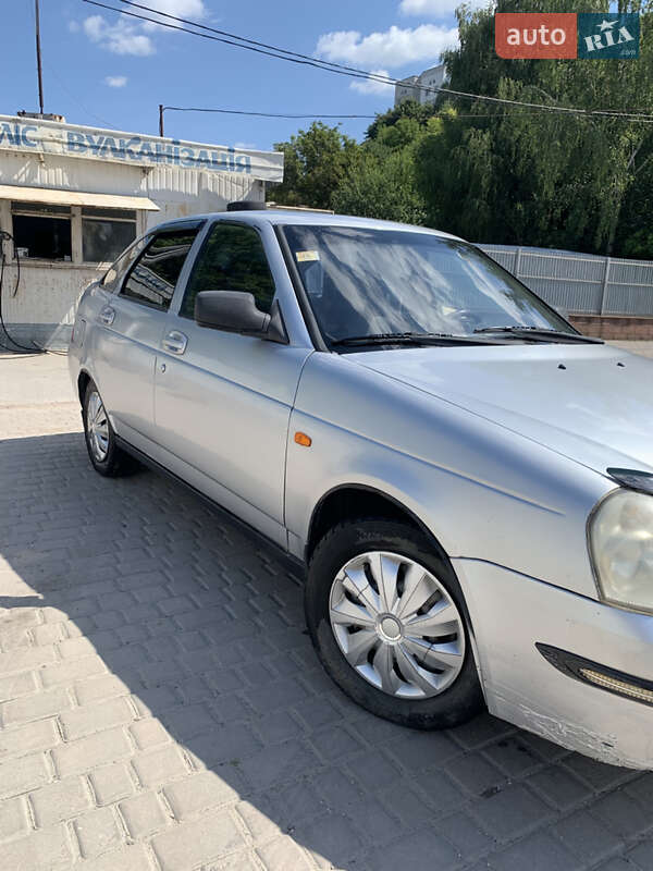 Хетчбек ВАЗ / Lada 2172 Priora 2010 в Тернополі