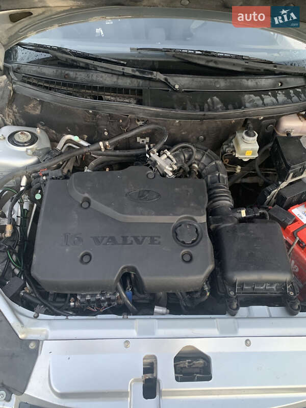 Хетчбек ВАЗ / Lada 2172 Priora 2010 в Тернополі