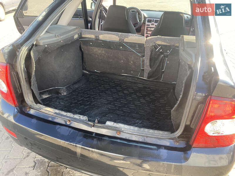 Хэтчбек ВАЗ / Lada 2172 Priora 2008 в Черновцах фото 19 Хэтчбек ВАЗ / Lada 2172 Priora 2008 в Черновцах