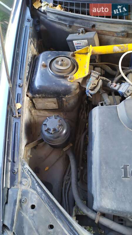 Хэтчбек ВАЗ / Lada 2172 Priora 2008 в Черновцах фото 53 Хэтчбек ВАЗ / Lada 2172 Priora 2008 в Черновцах