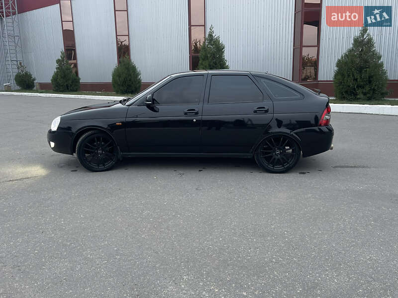 Хэтчбек ВАЗ / Lada 2172 Priora 2011 в Харькове