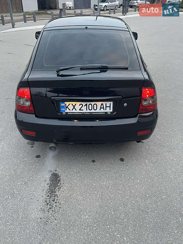 Хэтчбек ВАЗ / Lada 2172 Priora 2011 в Харькове