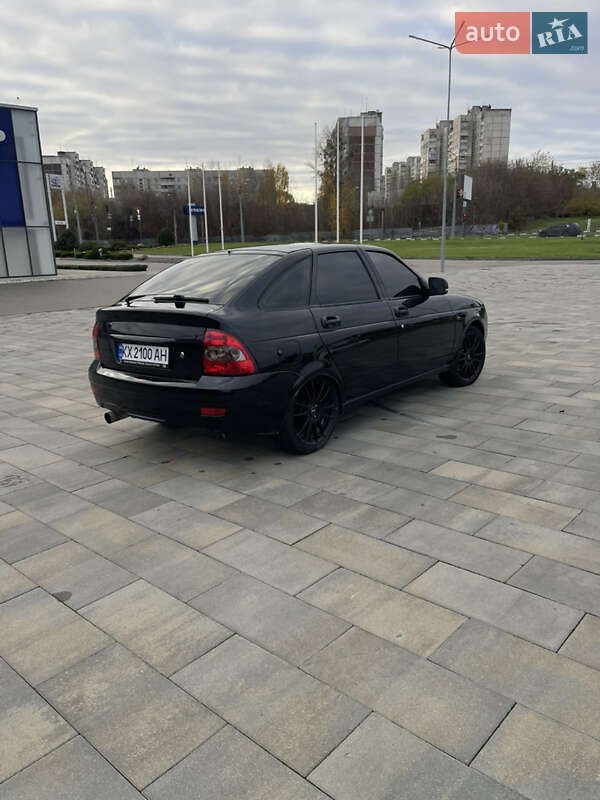 Хэтчбек ВАЗ / Lada 2172 Priora 2011 в Харькове