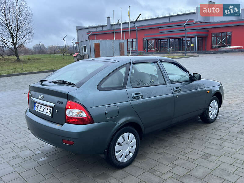 Хетчбек ВАЗ / Lada 2172 Priora 2008 в Здолбуніві фото 6 Хетчбек ВАЗ / Lada 2172 Priora 2008 в Здолбуніві
