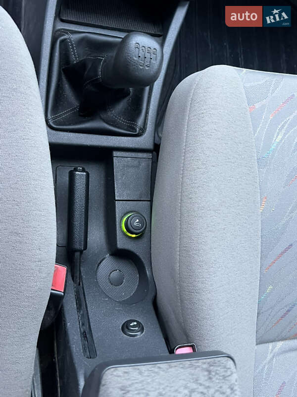 Хетчбек ВАЗ / Lada 2172 Priora 2008 в Здолбуніві фото 26 Хетчбек ВАЗ / Lada 2172 Priora 2008 в Здолбуніві