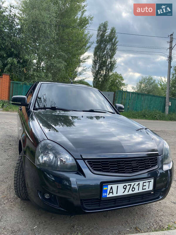 Хэтчбек ВАЗ / Lada 2172 Priora 2010 в Софиевской Борщаговке фото 2 Хэтчбек ВАЗ / Lada 2172 Priora 2010 в Софиевской Борщаговке