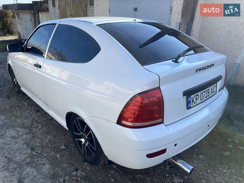 Хэтчбек ВАЗ / Lada 2172 Priora 2010 в Запорожье фото 4 Хэтчбек ВАЗ / Lada 2172 Priora 2010 в Запорожье