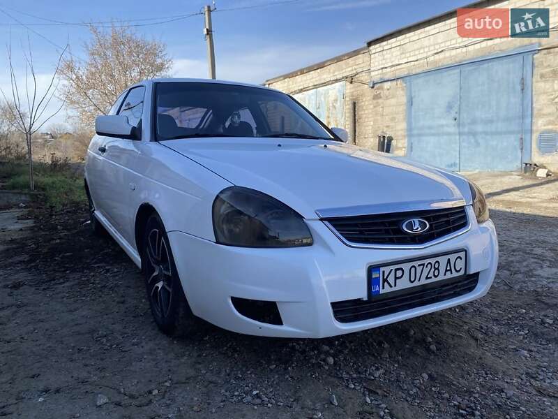 Хэтчбек ВАЗ / Lada 2172 Priora 2010 в Запорожье фото 9 Хэтчбек ВАЗ / Lada 2172 Priora 2010 в Запорожье