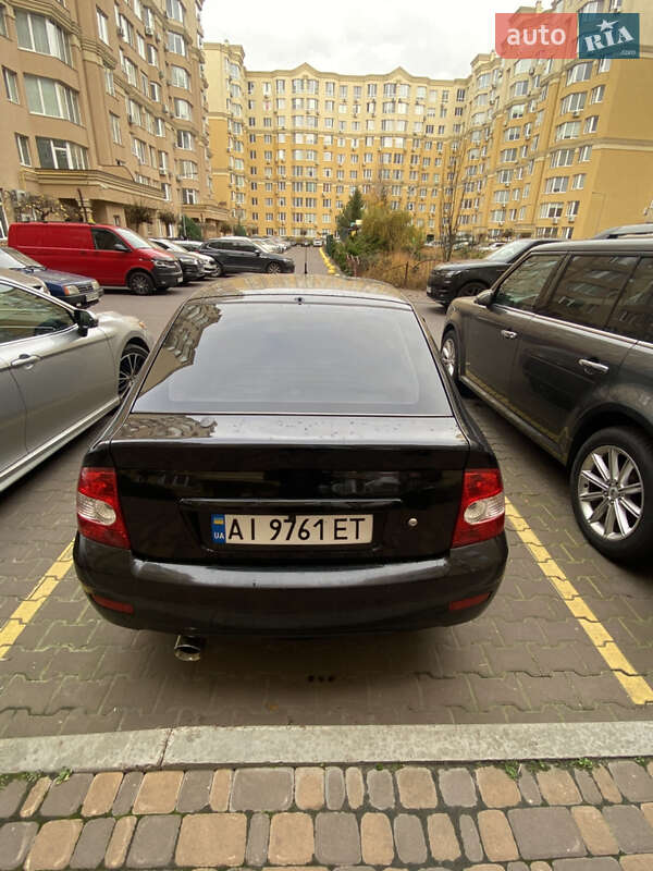 Хэтчбек ВАЗ / Lada 2172 Priora 2010 в Софиевской Борщаговке фото 15 Хэтчбек ВАЗ / Lada 2172 Priora 2010 в Софиевской Борщаговке